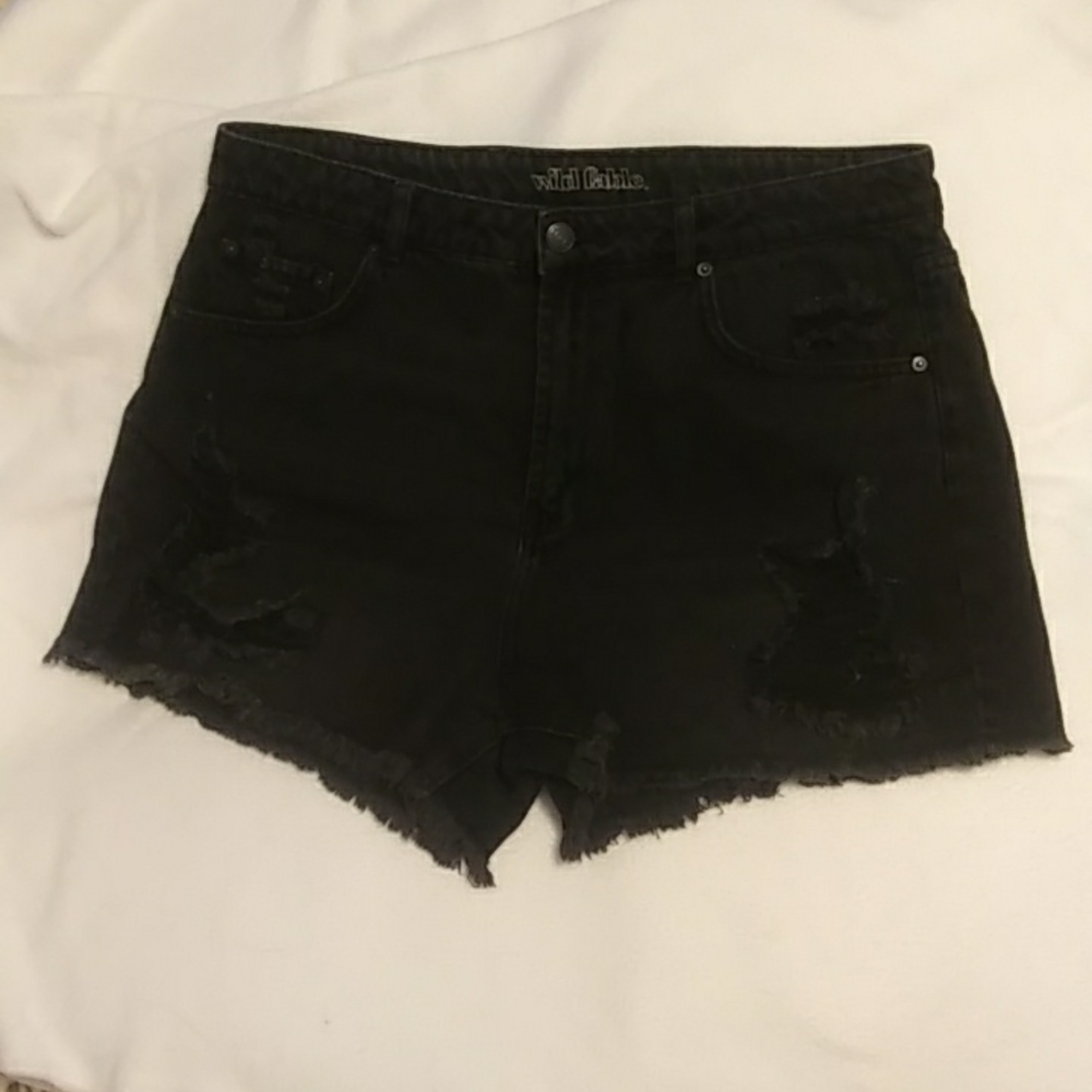 New Fable Womens Jean Shorts. Size 14. Color Black.